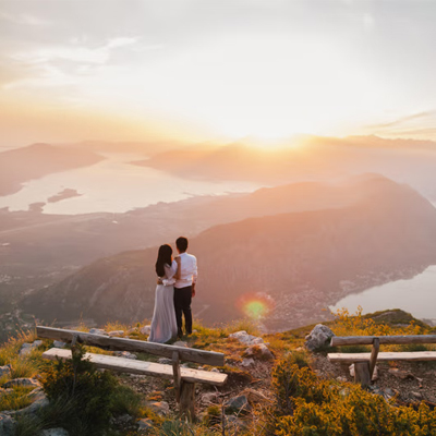 Golden-Offer_Couple-Trip